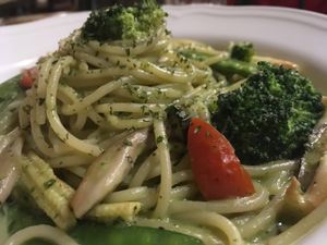 Spinach cashew spaghetti at Veganday Cafe in Taichung