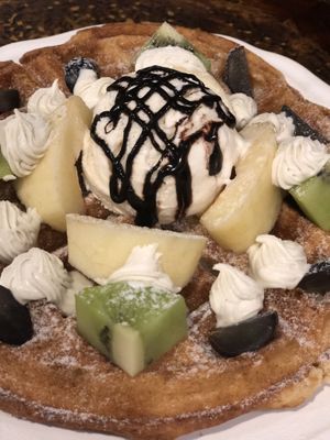 B’s waffle with fruits at Veganday Cafe in Taichung