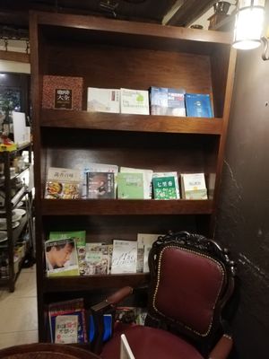 Books and magazines at Veganday Cafe in Taichung