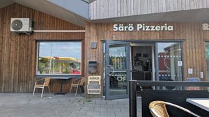 From outside at Särö Pizzeria & Gatukök in Kungsbacka