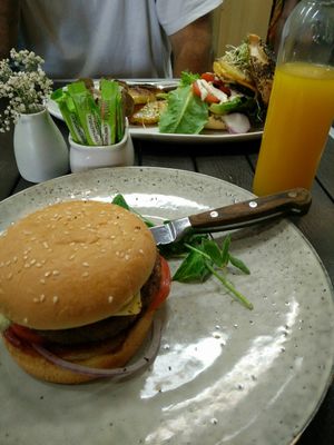 Cheeseburger at Nurcha Maroochydore in Buderim