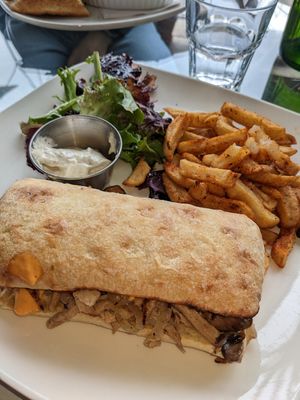 Sandwich steak philly at Antidote Bouffe Vegane in Montreal