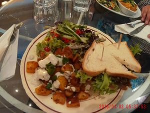 Végé-party sans gluten at Antidote Bouffe Vegane in Montreal