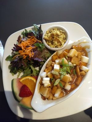 Poutine lendemain de veille at Antidote Bouffe Vegane in Montreal