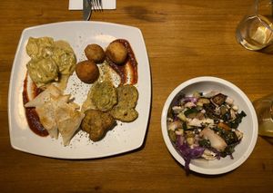mezzos platter (vegetarian) and veggie mix (vegan) at Fargo in Sevilla