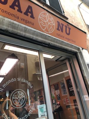 Prima volta qui oggi, cibo ottimo non vedo l’ora di tornare 😍 at Jaa Nu' - La Nuova Vita in Genoa