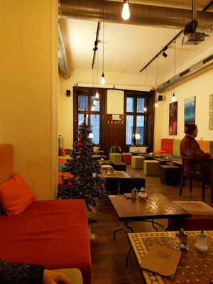  at Welt Cafe in Vienna
