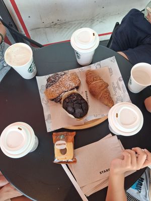 Cappuccini vegan at Starbucks in Arese