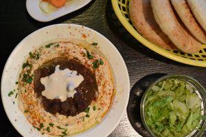 www.hummusbar.se - Hummus with favabeans, tahini at Hummus Bar in Lund
