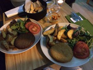 Vegan Burger at Pop 101 in Porto