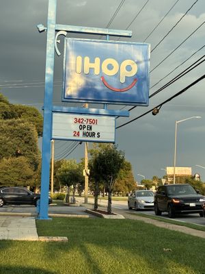 Sign   at IHOP - Mobile in Mobile