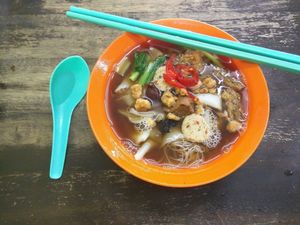 Herbal Soup ";Koay Chap"; (Big) - RM4.50
Hearty herbal soup with nice bits from the crunchy pieces and mock meatballs for cheap. Would be nice to have more green veggies. at Heng Xin Vegetarian in Penang