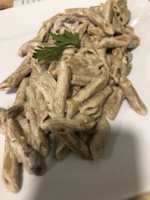 Pasta funghi at Dolce Pizza y Los Veganos - Hipolit Lazaro in Barcelona