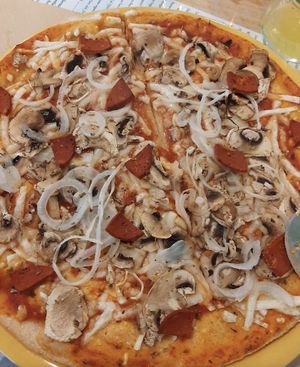 Pizza at Dolce Pizza y Los Veganos - Hipolit Lazaro in Barcelona