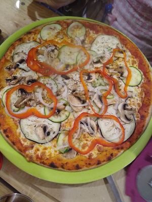 P at Dolce Pizza y Los Veganos - Hipolit Lazaro in Barcelona