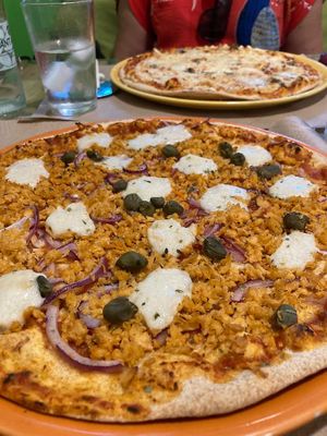Pizza vegana de atún   at Dolce Pizza y Los Veganos - Hipolit Lazaro in Barcelona