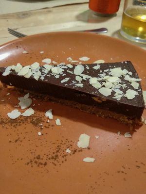 Vegan Chocolate Cake (Chocolate Tart) at Dolce Pizza y Los Veganos - Hipolit Lazaro in Barcelona