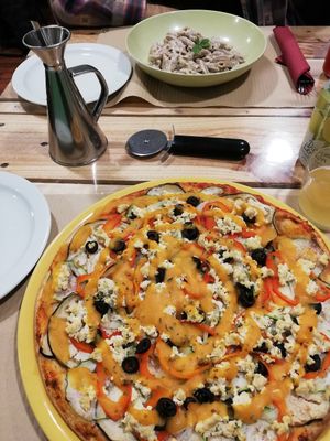 Pizza at Dolce Pizza y Los Veganos - Hipolit Lazaro in Barcelona