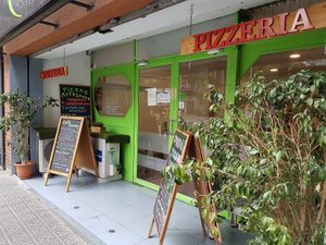 front - entrance - is accessible at Dolce Pizza y Los Veganos - Hipolit Lazaro in Barcelona