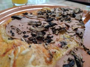 Pizza at Dolce Pizza y Los Veganos - Hipolit Lazaro in Barcelona