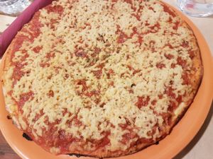 Ragu pizza at Dolce Pizza y Los Veganos - Hipolit Lazaro in Barcelona