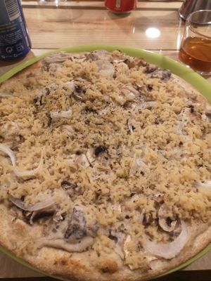 Gourmet at Dolce Pizza y Los Veganos - Hipolit Lazaro in Barcelona