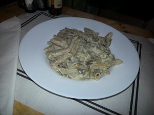 Pasta with almondsauce and mushrooms  at Dolce Pizza y Los Veganos - Hipolit Lazaro in Barcelona
