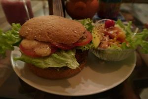Vegan Burger at El Punto Veggie in Salento
