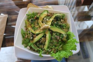 Salad with roasted sprouts at El Punto Veggie in Salento