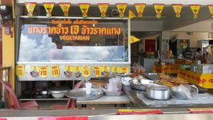 number one vegetarian at Number One Restaurant in Ban Phe