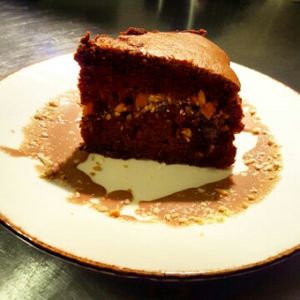 chocolate-peanut cake at Bites and Wines in Antwerpen