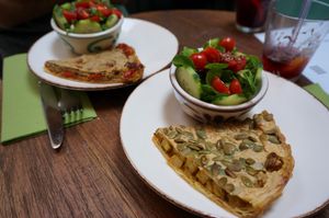 Quiche + salad at Bites and Wines in Antwerpen