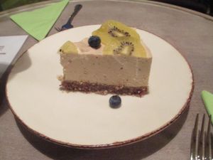 Ginger-kiwi fruit cheesecake at Bites and Wines in Antwerpen