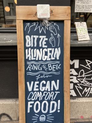 Ring the doorbell to make an order  at MARIA in Berlin