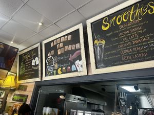 Many vegan options #Veganuary at Brown Dog Deli in Charleston