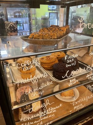 Sweet station at Dharma Southern Chick'n in Orlando