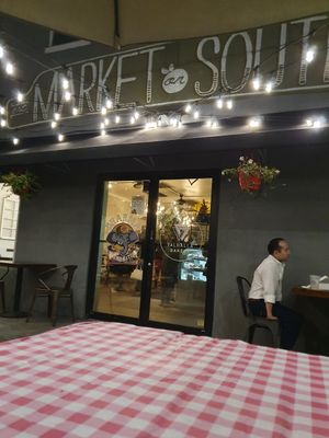 Storefront at Dharma Southern Chick'n in Orlando