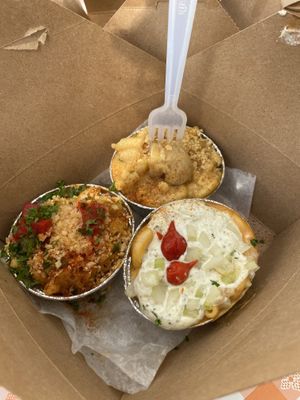 Traditional, Garlic, and Buffalo Mac  at Dharma Southern Chick'n in Orlando