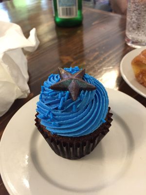 Cupcake at Dharma Southern Chick'n in Orlando