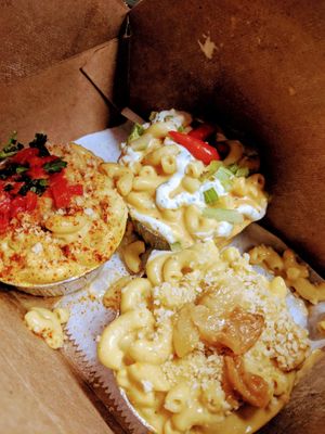 Trio of mac; garlic, buffalo, and I couldn’t tell you what the third is at Dharma Southern Chick'n in Orlando