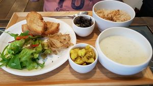 Lunch special set at Smoothie etc. in Kyoto