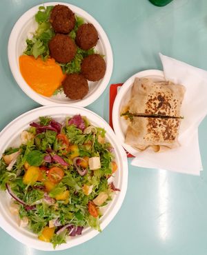 Wrap, Ensalada con Tofu, Falafel at kVegan in Tenerife