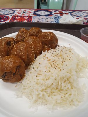 Albóndigas con arroz at kVegan in Tenerife