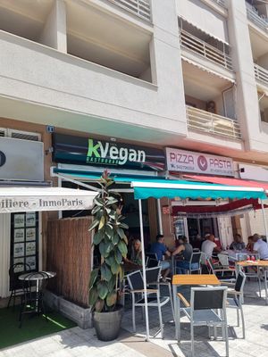 Het is verplaatst het zit niet meer in het winkelcentrum maar op 15 min. Lopen daarvandaan at kVegan in Tenerife