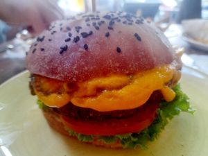 Burger di lenticchie at kVegan in Tenerife