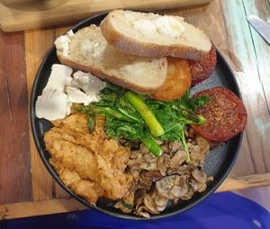 The breakfast club - needs tofu scramble. Beans too vinegary for me. Love the hashbrown. at Adam & Eve in Bendigo