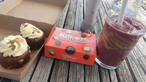 Carrot cake & Acai Smoothie at Adam & Eve in Bendigo