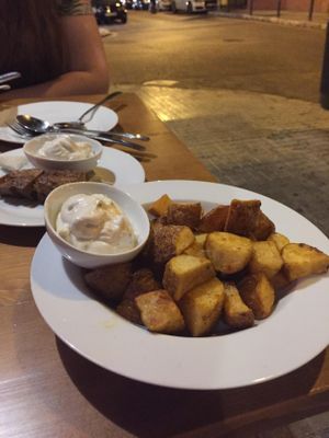 Potato wedges at La Golondrina in Mallorca