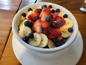 Smoothie bowl at Bay Naturals Healthy Market & Kitchen in Myrtle Beach