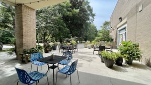 Outdoor Seating  at Bay Naturals Healthy Market & Kitchen in Myrtle Beach